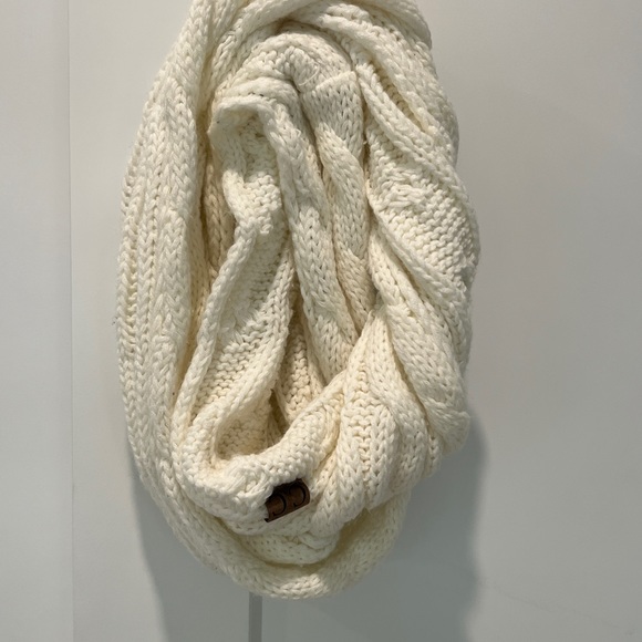 C.C. Cable Knit Infinity Scarf - Picture 4 of 4